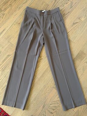 Babaton Women’s Pull On Crepe Pleated Trousers in Taupe